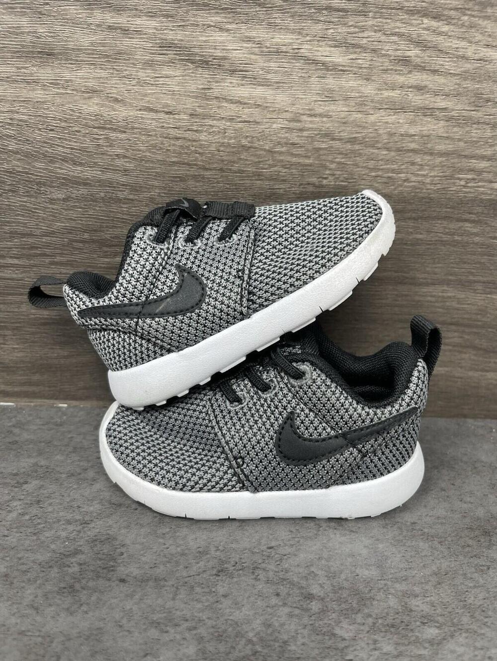 Nike Roshe One Toddler Sneakers Size 5c Black White Running Athletic